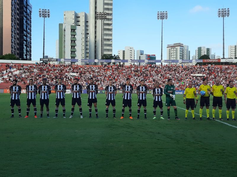 Figueirense em duelo diante do Náutico