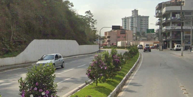 Com ferimentos na cabe&ccedil;a, homem de 26 anos foi hospitalizado nesta quinta-feira (13) – Foto: Google Street View/Divulga&ccedil;&atilde;o/ND