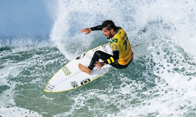 Filipe Toledo conquista título do Circuito Mundial de Surfe