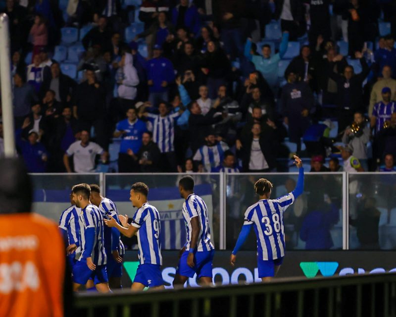 Eduardo Barroca pode conseguir algo in&eacute;dito na temporada de 2023 do Ava&iacute;: repetir a escala&ccedil;&atilde;o de um jogo para o outro. – Foto: Fabiano Rateke / Ava&iacute; F.C / ND