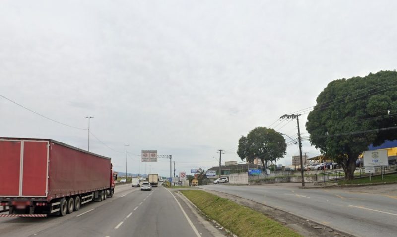 Acidente foi no sentido norte da BR-101, pr&oacute;ximo a delegacia da PRF – Foto: Google Maps/Divulga&ccedil;&atilde;o/ND