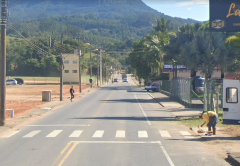 Avenida de Ibirama onde a v&iacute;tima conseguiu chamar a pol&iacute;cia ap&oacute;s ser libertada, nesta sexta-feira (21) – Foto: Google Street View/Divulga&ccedil;&atilde;o/ND