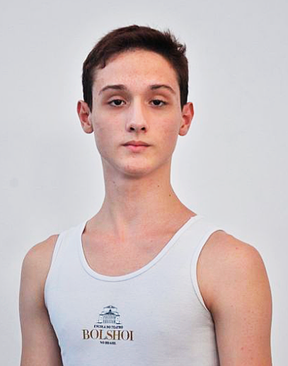 O bal&eacute; entrou na vida de Heitor Valiengo com 11 anos de idade, quando acompanhava a irm&atilde; nas aulas&nbsp;– Foto: Escola do Teatro Bolshoi/Divulga&ccedil;&atilde;o