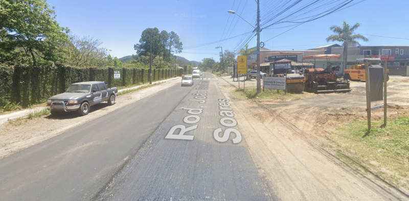 Homem foi morto com 10 tiros dentro da loja de conveni&ecirc;ncia em Florian&oacute;polis – Foto: Google Street/Reprodu&ccedil;&atilde;o/ND