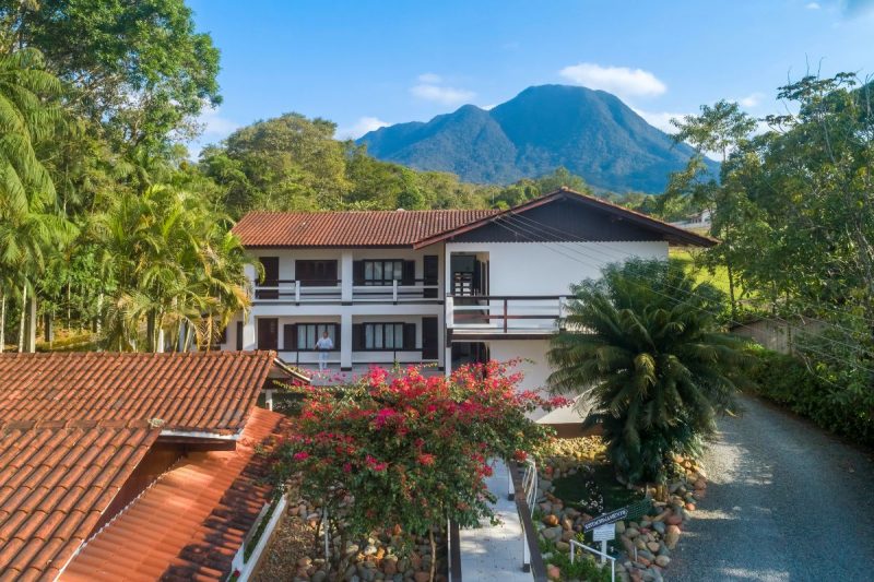 Cercado pela linda paisagem rural de Joinville, o Angler Hof &eacute; uma das op&ccedil;&otilde;es de hospedagem do roteiro tur&iacute;stico – Foto: Mtur/Divulga&ccedil;&atilde;o