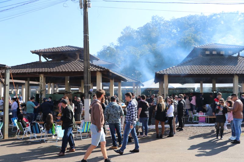 A cada ano, a tradi&ccedil;&atilde;o ganha novos atrativos. Este ano, por exemplo, ser&aacute; realizada mais uma edi&ccedil;&atilde;o do Festival Food Truck – Foto: Divulga&ccedil;&atilde;o
