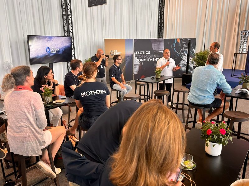 Entrega contou com presen&ccedil;a de autoridades da competi&ccedil;&atilde;o em G&ecirc;nova – Foto: Prefeitura de Itaja&iacute;/Reprodu&ccedil;&atilde;o/ND