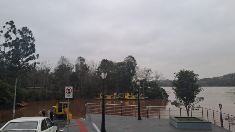 A chuva provocou o aumento do n&iacute;vel do rio Uruguai. – Foto: Defesa Civil Itapiranga/Reprodu&ccedil;&atilde;o/ND