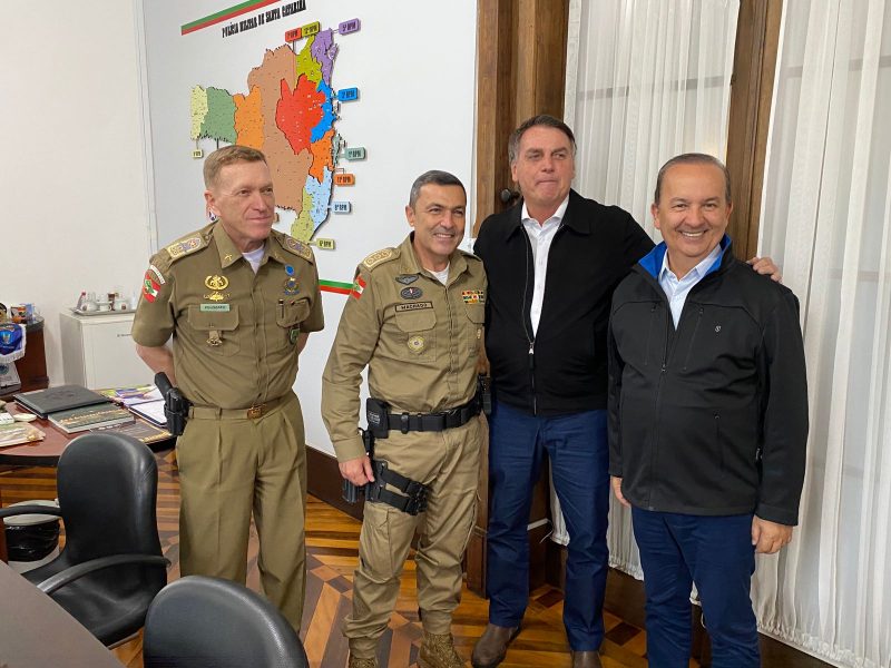Bolsonaro e Jorginho: visita surpresa na PM – Foto: Divulga&ccedil;&atilde;o