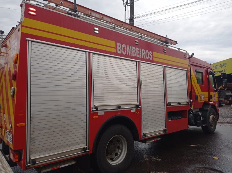 Um motociclista morreu ao ser arrastado por um caminh&atilde;o em Chapec&oacute;. – Foto: Lucas Polak/Reprodu&ccedil;&atilde;o/ND
