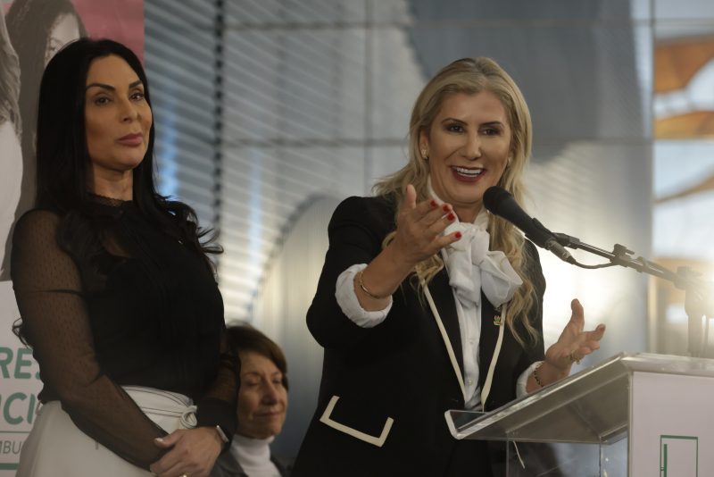 A reitora da UNESC e presidente da ACAFE, Luciane Bisognin Ceretta recebeu premia&ccedil;&atilde;o nacional no campo da ci&ecirc;ncia. – Foto: Divulga&ccedil;&atilde;o/ND