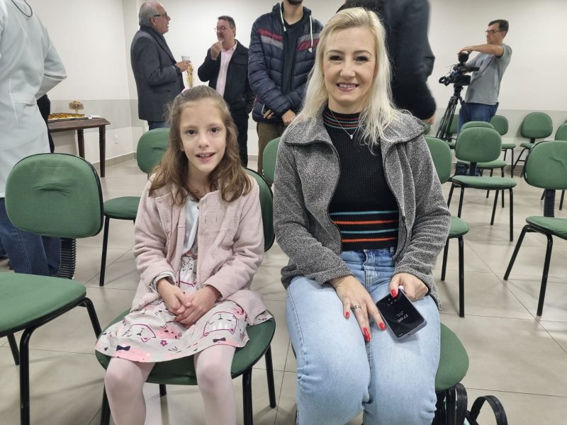 Manuella Hugen e Ivete estiveram presentes na inaugura&ccedil;&atilde;o dos leitos – Foto: Marco Aur&eacute;lio NDTV