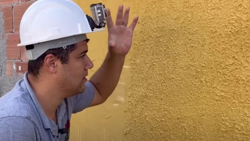 Reboco pronto proteje o tijolo exposto às condições do tempo