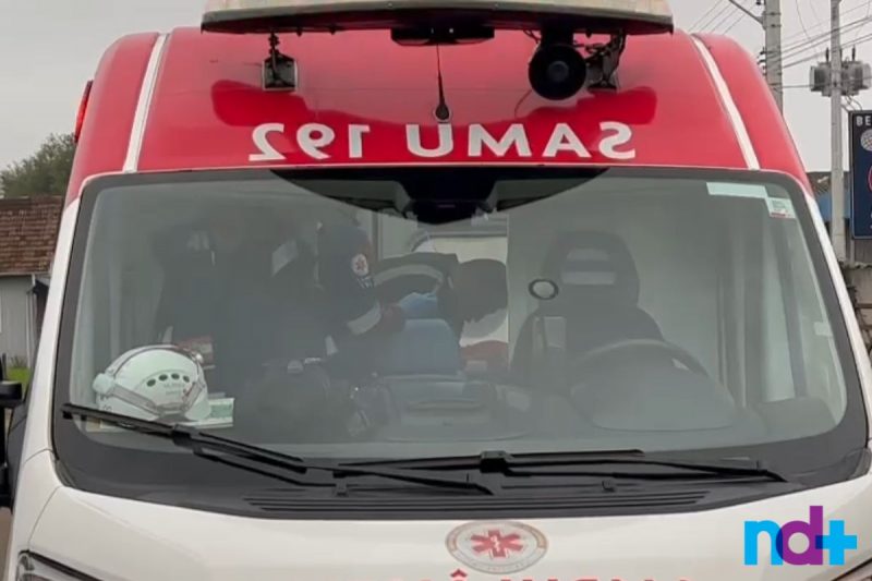 Socorristas trabalharam na reanima&ccedil;&atilde;o da mulher, mas ela n&atilde;o resistiu – Foto: Felipe Bambace/NDTV