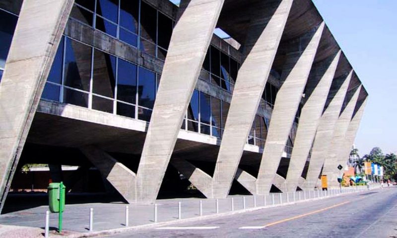 Jorge Lacerda foi um grande entusiasta da arte ele deu início a construção do Museu de Arte Moderna do Rio de Janeiro