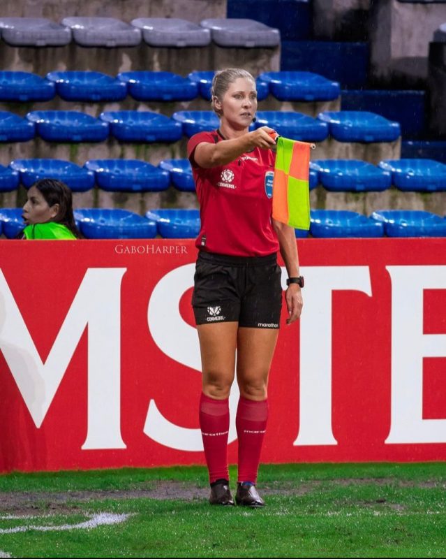 Assistant Referee, Neuza Inês Back, during the Campeonato
