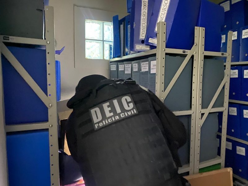 Operação apura fraudes em contratos 