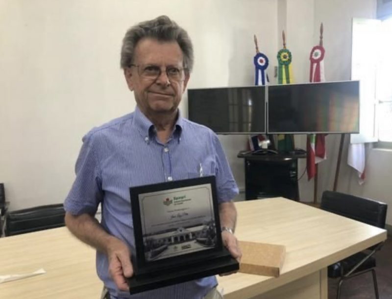 Homenagem a Jos&eacute; Luiz Petri pelos relevantes servi&ccedil;os prestados – Foto: Divulga&ccedil;&atilde;o