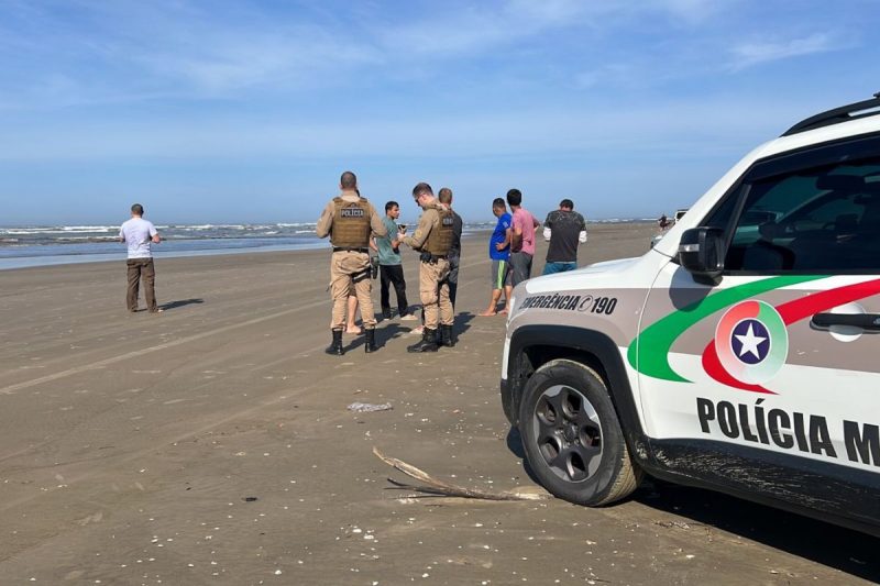 Homem foi salvo neste domingo (23) – Foto: Pol&iacute;cia Militar/Divulga&ccedil;&atilde;o