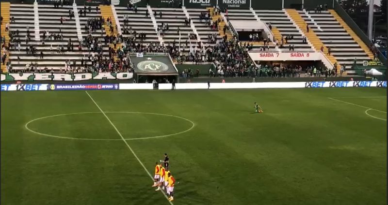 Bruno Leonardo cumpre promessa após vitória da Chapecoense 