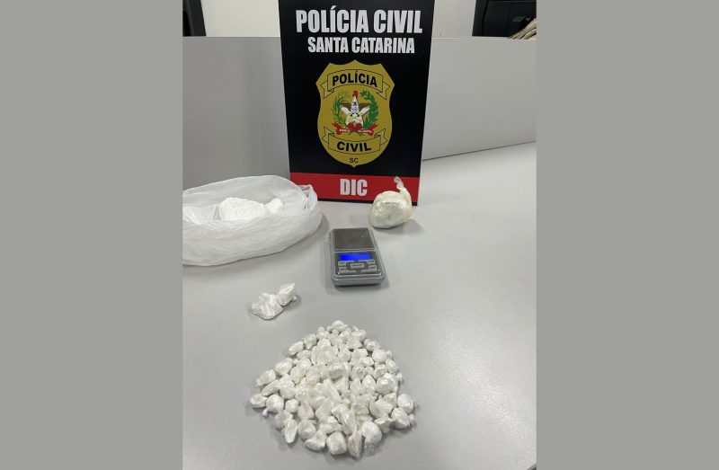 Esquema sofisticado foi desmantelado pela Pol&iacute;cia Civil, que prendeu suspeito e apreendeu carro e drogas nesta ter&ccedil;a-feira (25) – Foto: Pol&iacute;cia Civil/Reprodu&ccedil;&atilde;o/ND