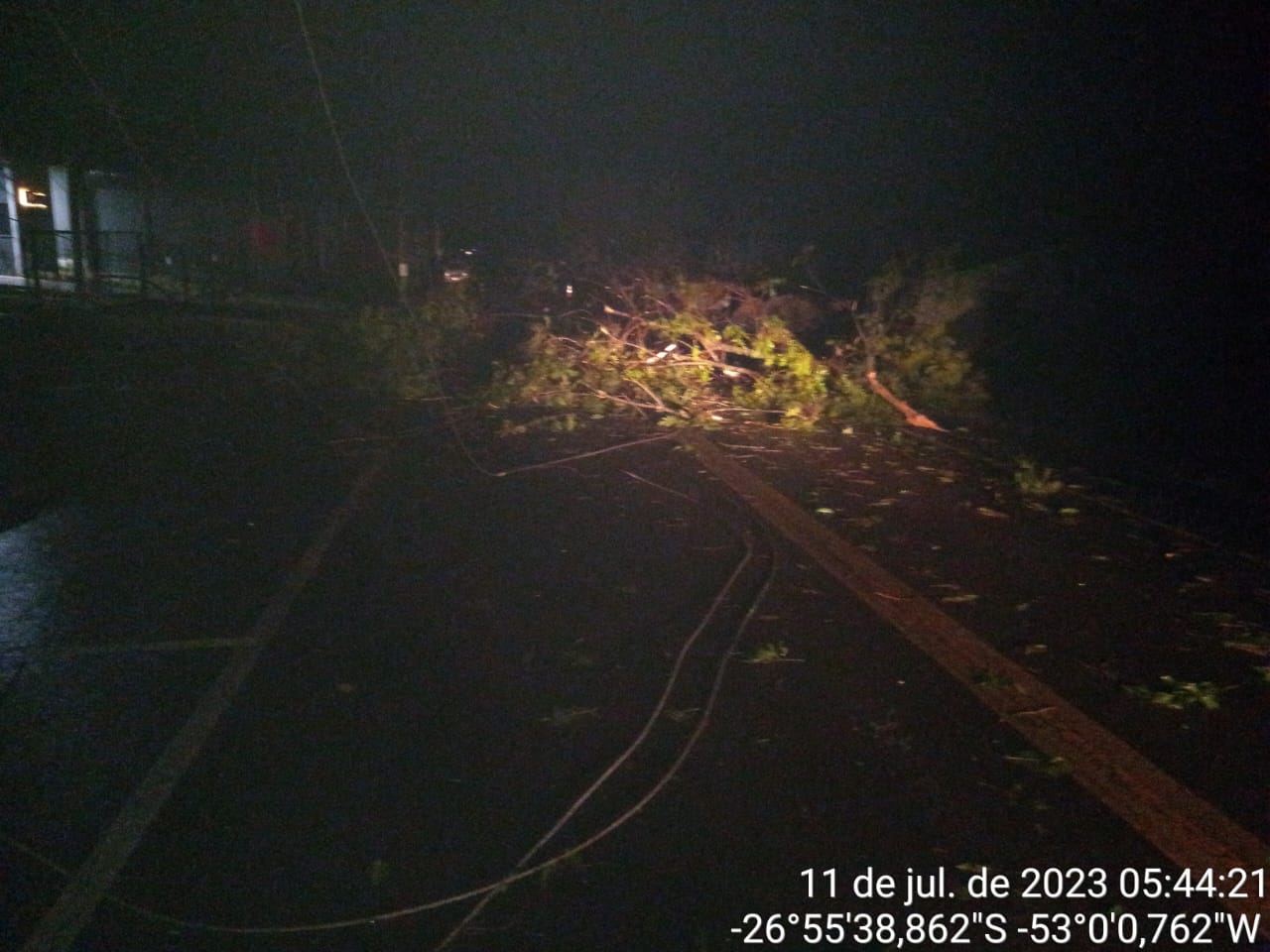 O município de Saudades foi atingido por uma tempestade durante a madrugada desta terça-feira (11). - Defesa Civil/Reprodução/ND