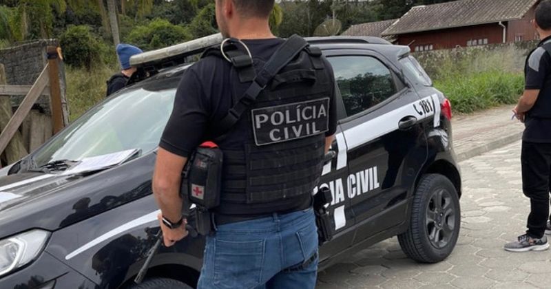 Pol&iacute;cia Civil cumpriu mandados de busca e apreens&atilde;o em Bombinhas – Foto: PCSC/Reprodu&ccedil;&atilde;o/ND