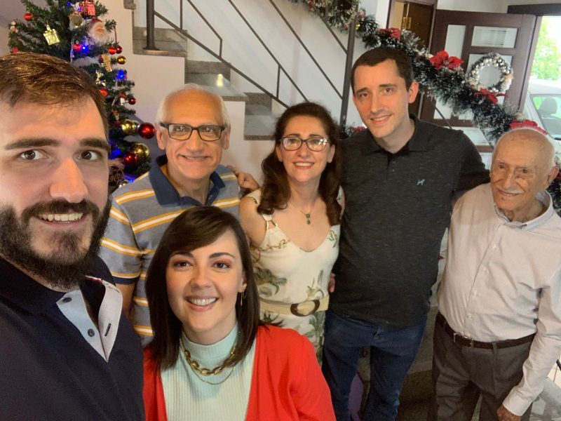 No dia dos av&oacute;s, seu Cobrinha ter&aacute; comemora&ccedil;&atilde;o dupla nesta quarta-feira (26) – Foto: Arquivo Pessoal/&Eacute;lcio de Souza/Reprodu&ccedil;&atilde;o/ND