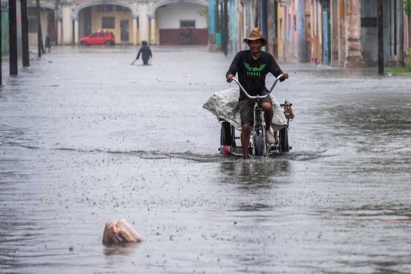 Furacão Idália em Havana