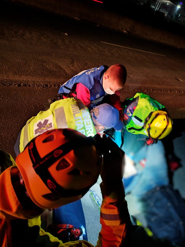 V&iacute;tima foi levada para o hospital de Navegantes – Foto: Reprodu&ccedil;&atilde;o/Corpo de Bombeiros