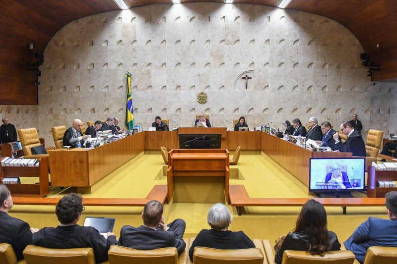 Ministros votam presencialmente no julgamento de casos analisados pelo STF