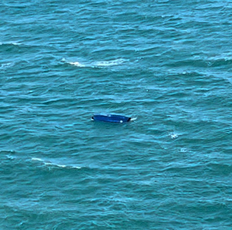Barco foi removido para a costa de SC