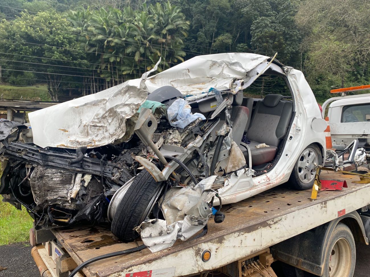 Motorista morre em grave acidente entre carro e carreta na BR-470 - Moisés Stuker/NDTV