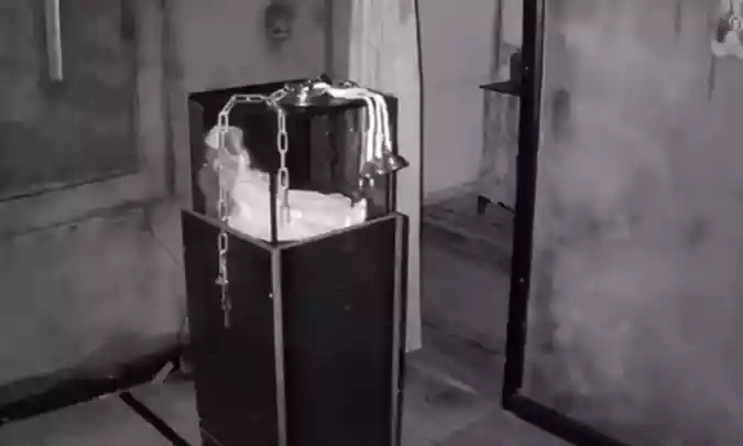 Boneca assombrada é gravada se mexendo sozinha: ‘ginastica laboral’