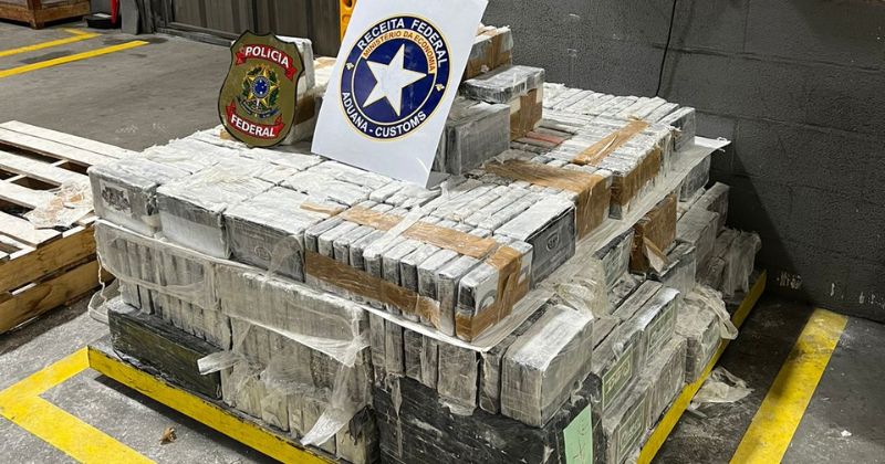 Carga de esmalte cerâmico escondia droga