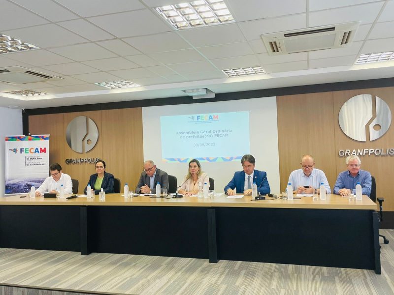 Prefeitos de SC realizam ato por aumento nos repasses do governo federal