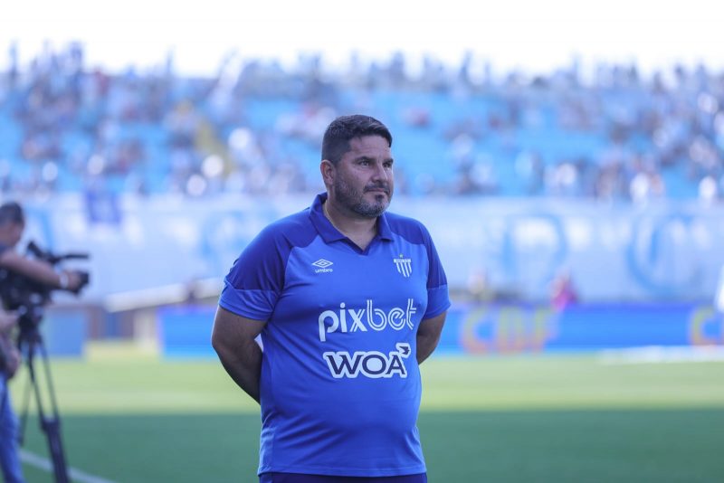 Eduardo Barroca voltou ao Avaí no início de julho