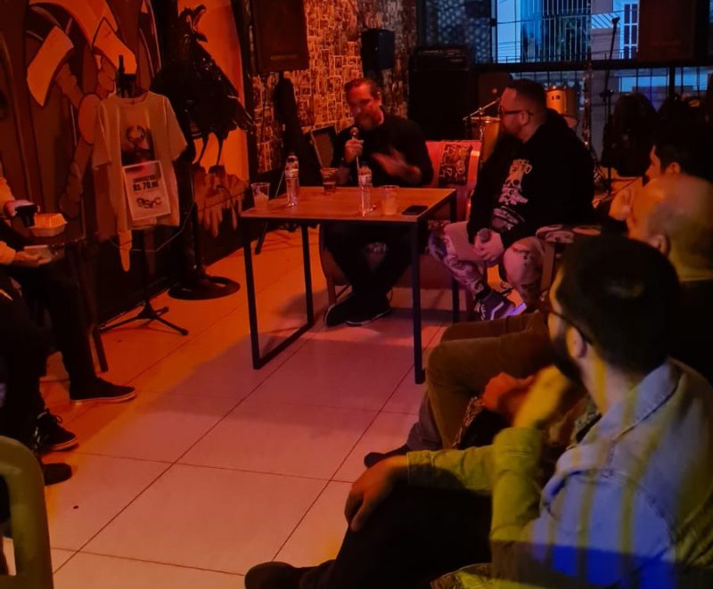 Roda de conversa: Pablo Mizraji falou sobre a produ&ccedil;&atilde;o do document&aacute;rio “Grito das Bruxas” na Semana do Rock Catarinense – Foto: marcelo siqueira