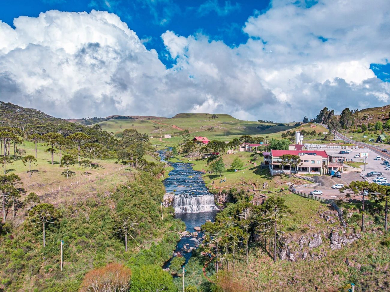 A Cascata da Barrinha é uma das lindas paisagens próximas ao centro urbano de Bom Jardim da Serra - Prefeitura Municipal de Bom Jardim da Serra/Divulgação