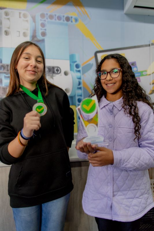 As premiações da competição de robótica trazem orgulho para professores e familiares