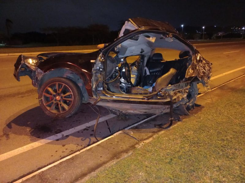 Acidente gravíssimo em Florianópolis matou duas pessoas na madrugada desta terça-feira 