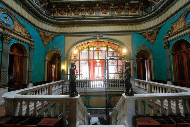 Vitral foi instalado em 1920 no Pal&aacute;cio Cruz e Sousa – Foto: LEO MUNHOZ/ND