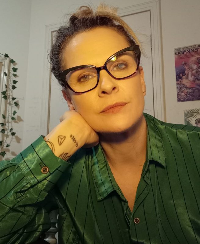 Depois de tocar com a banda Moksha, Dea Busato volta a Semana do Rock Catarinense para mediar a Roda de Conversa “Mulheres na Cena” – Foto: dea busato