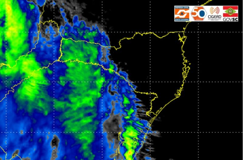 A mudança no tempo ocorre em função de uma frente fria. 