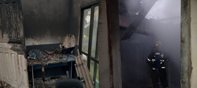 Incêndio deixou casa irreconhecível ao ser tomada pelas chamas 