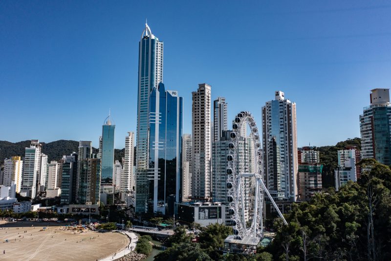 Arranha-céus de Balneário Camboriú são referência nacional e internacional