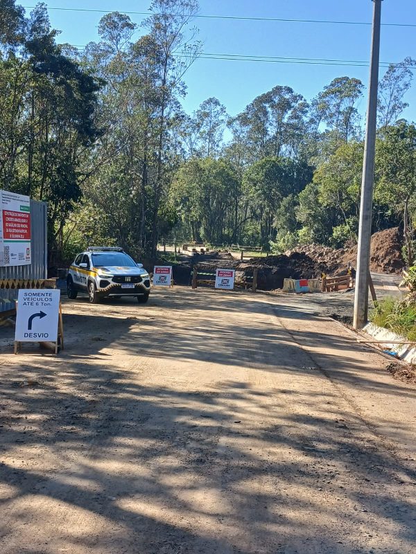 No local est&aacute; sendo constru&iacute;da uma ponte provis&oacute;ria sobre o Rio Sang&atilde;o – Foto: Divulga&ccedil;&atilde;o