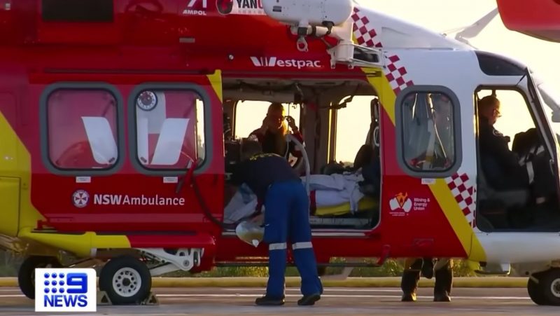 Surfista durante o socorro ap&oacute;s ataque de tubar&atilde;o-branco na Austr&aacute;lia – Foto: Reprodu&ccedil;&atilde;o