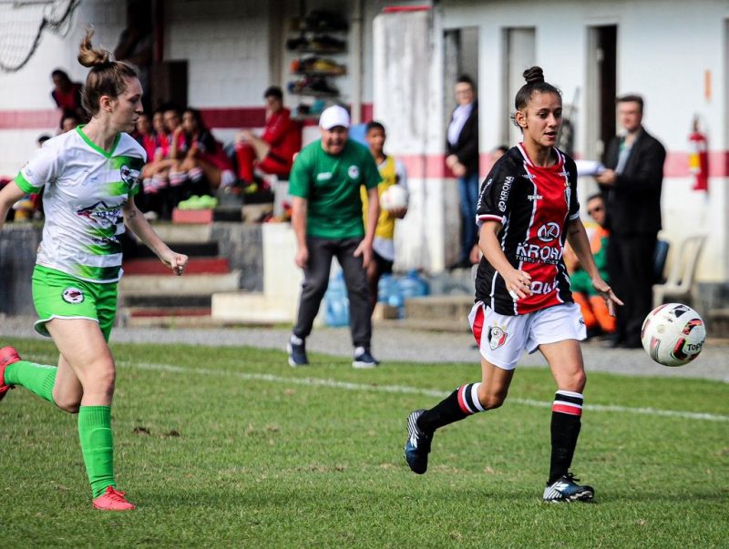 JEC venceu na estreia e assumiu a quarta colocação do Campeonato Catarinense Feminino