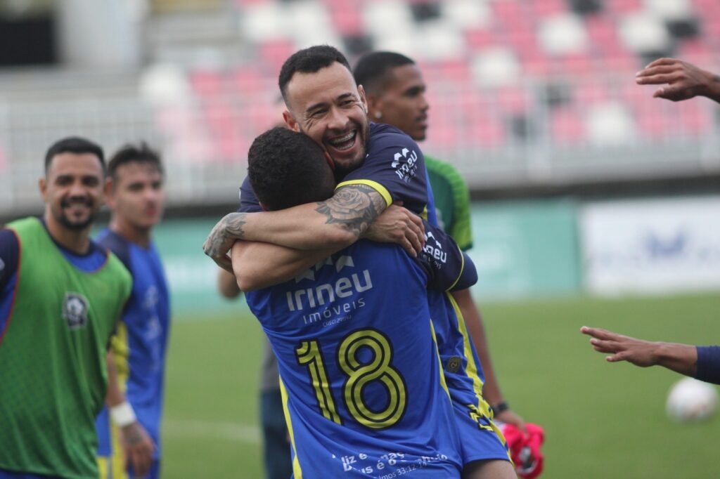 Internacional vence o Santa Catarina; Guarani e Nação empataram